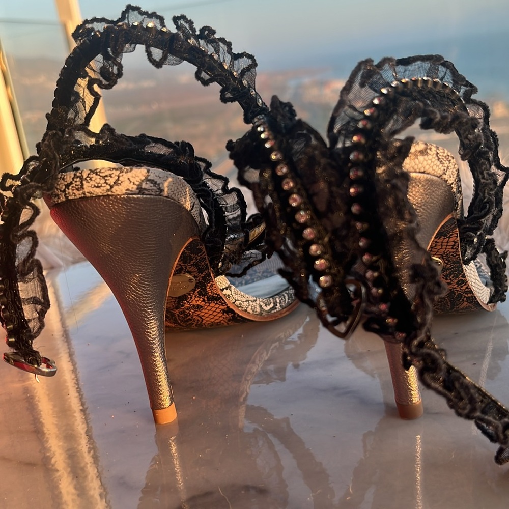 Betsey Johnson Black Lace Sandals High Heel - Picture 9 of 10